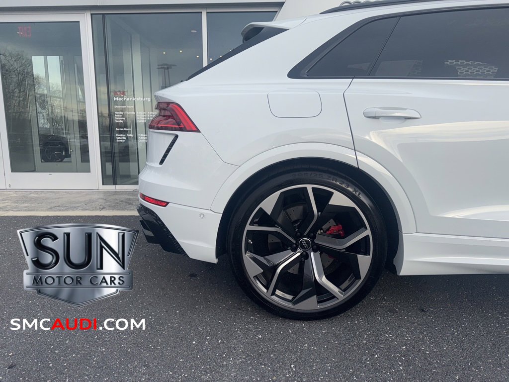 Used 2024 Audi RS Q8 w/ Black Optic Package image 4