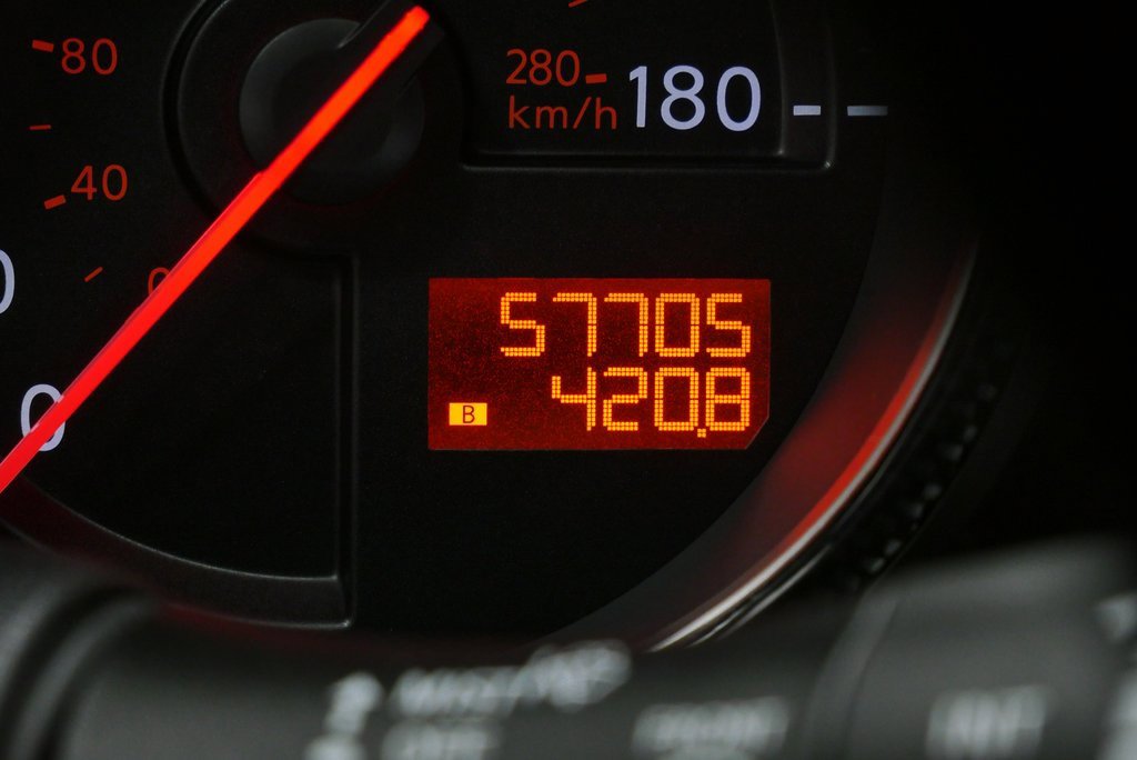 Used 2016 Nissan 370Z w/ Sport Package image 22