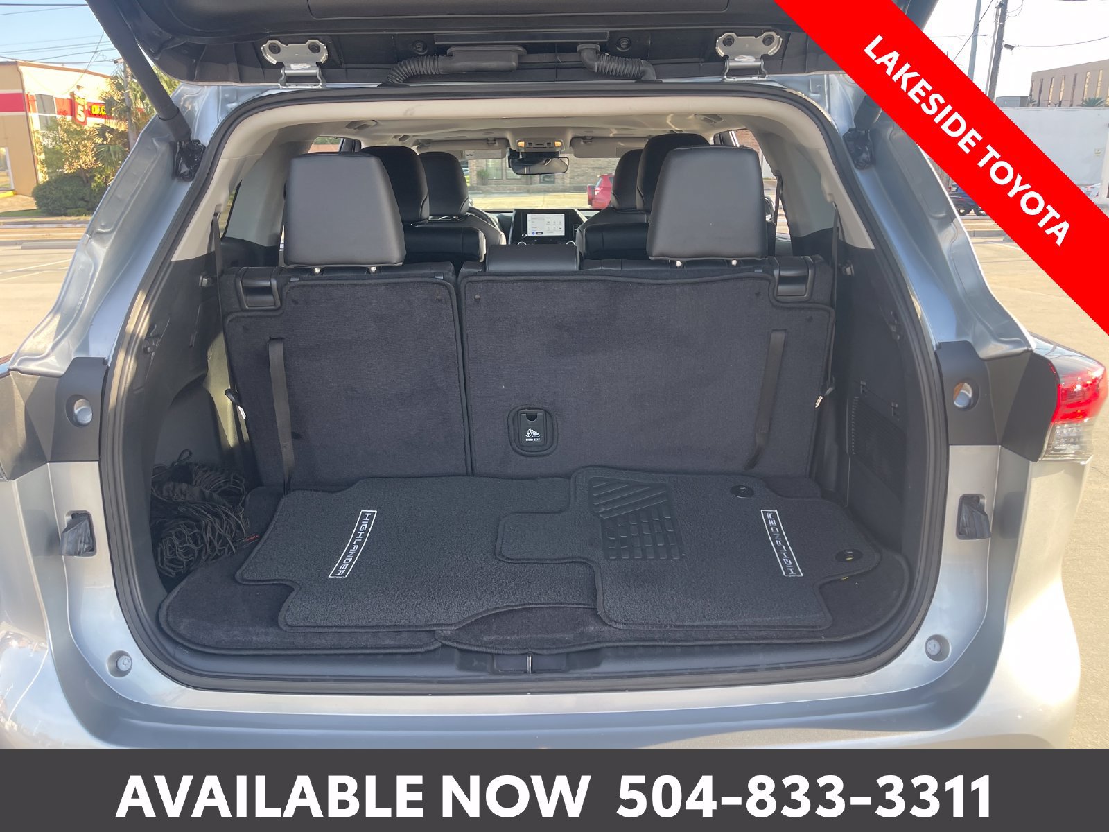 Used 2024 Toyota Highlander XLE FWD image 20