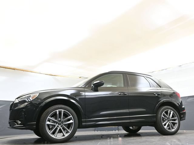 Used 2024 Audi Q3 2.0T Premium w/ Convenience Package AWD/4WD image 32