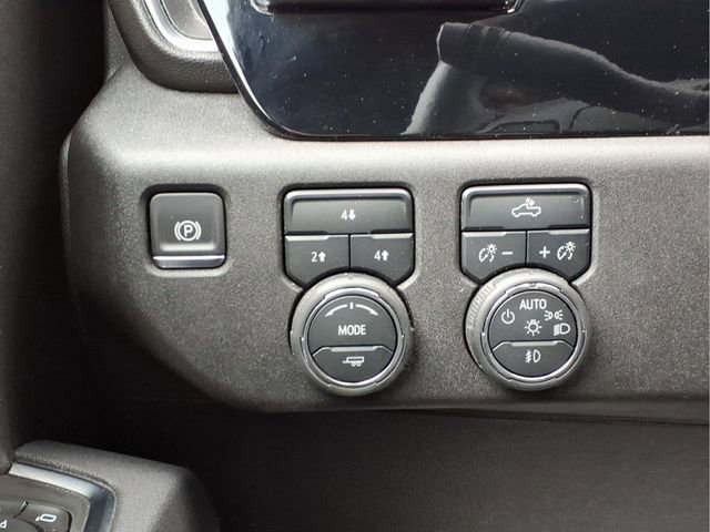 Used 2025 Chevrolet Silverado 2500 LT w/ Convenience Package AWD/4WD image 13