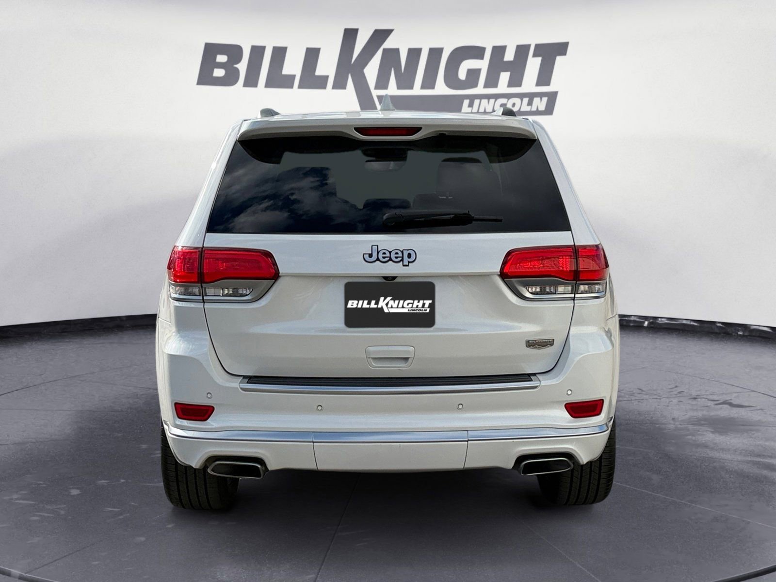 Used 2017 Jeep Grand Cherokee Summit w/ Platinum Series Group image 4