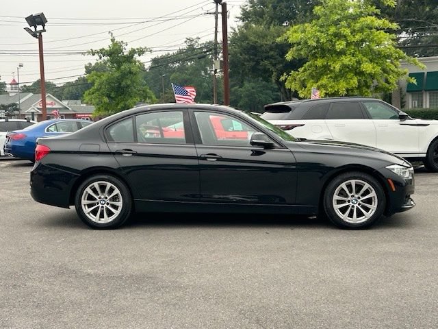 Used 2018 BMW 320i xDrive Sedan AWD/4WD image 4