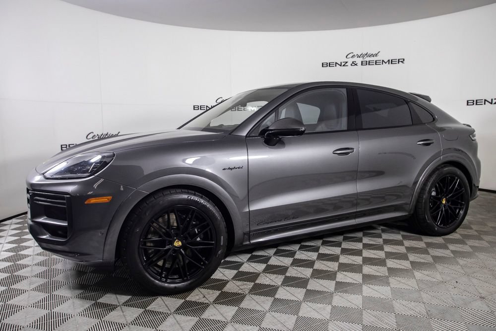Used 2024 Porsche Cayenne Turbo AWD/4WD image 9