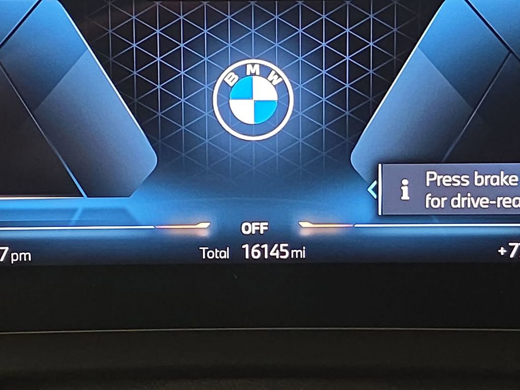Certified 2025 BMW X2 xDrive28i w/ M Sport Package AWD/4WD image 16