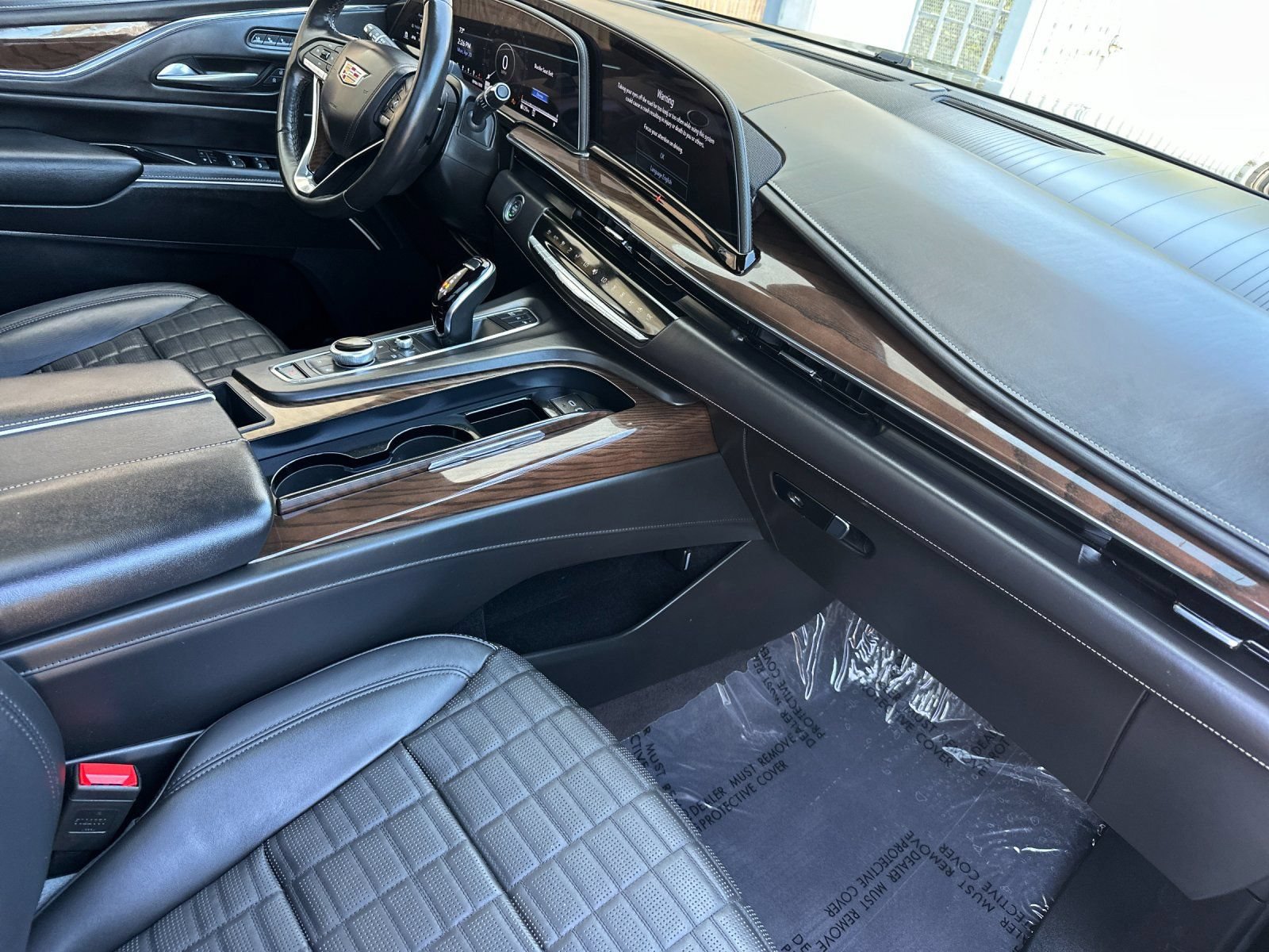 Used 2024 Cadillac Escalade ESV Premium Luxury Platinum AWD/4WD image 19