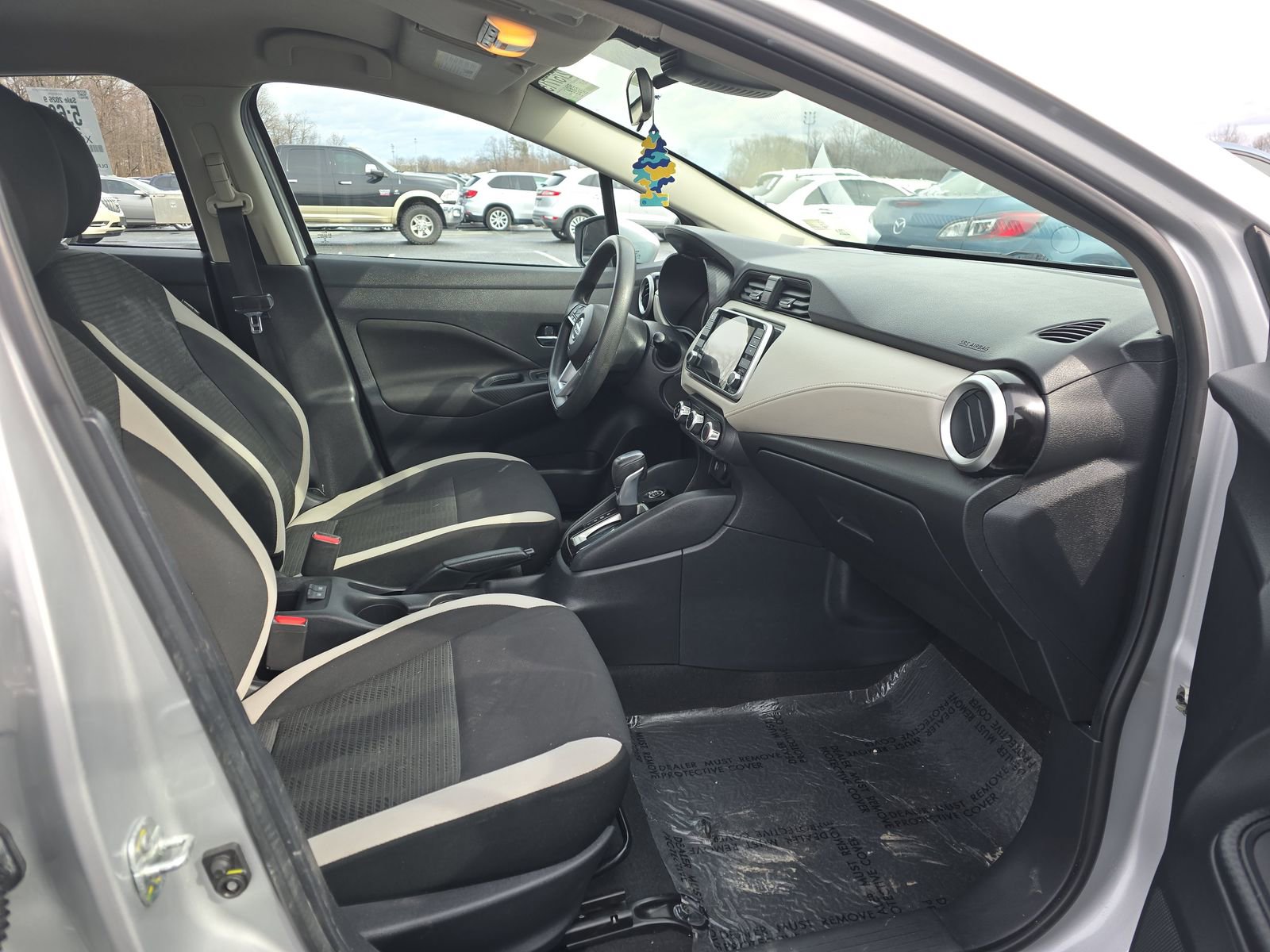 Used 2021 Nissan Versa SV image 14