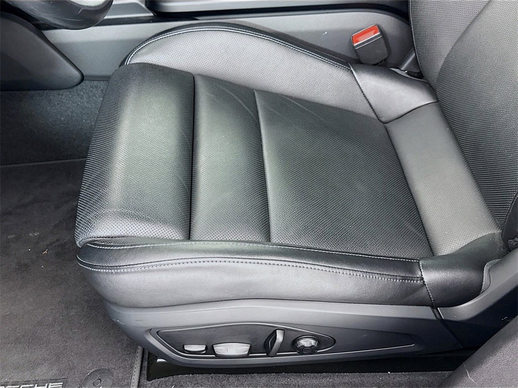 Certified 2022 Porsche Taycan image 13