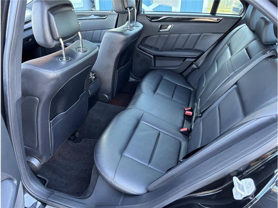 Used 2013 Mercedes-Benz E 350 Sedan image 15