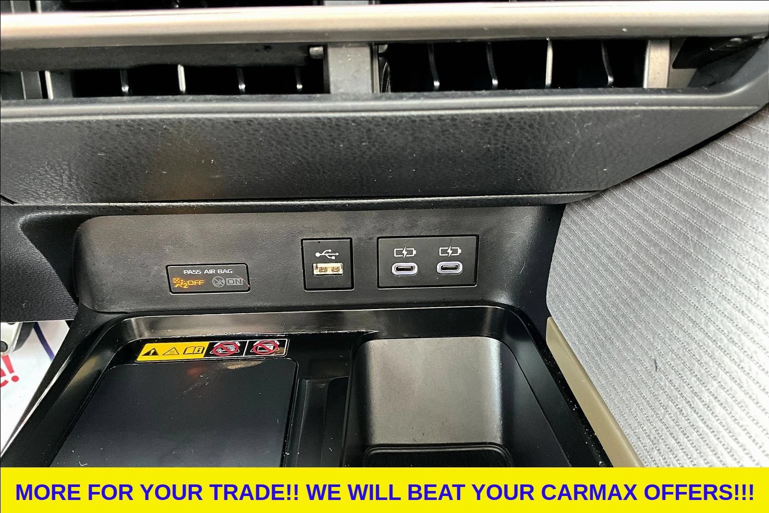 Used 2025 Toyota Camry SE FWD image 13