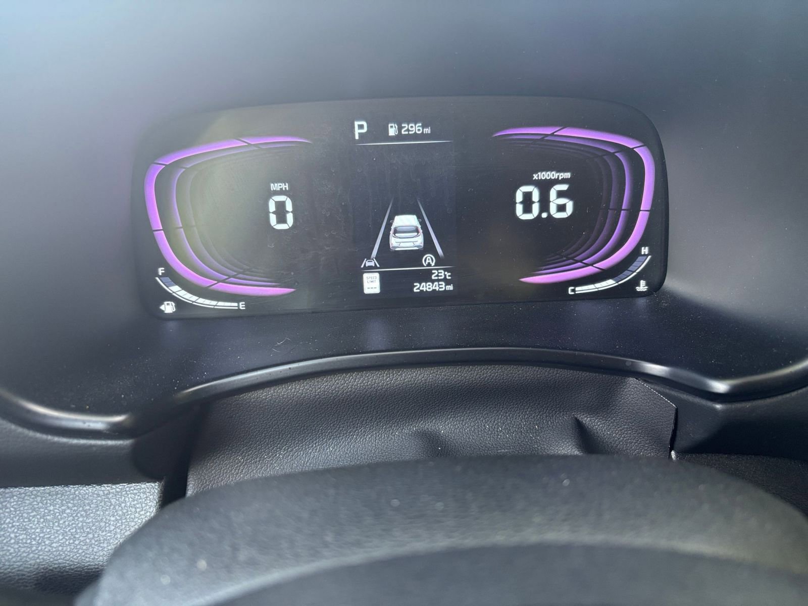 Used 2025 Kia Soul LX w/ LX Technology Package FWD image 39