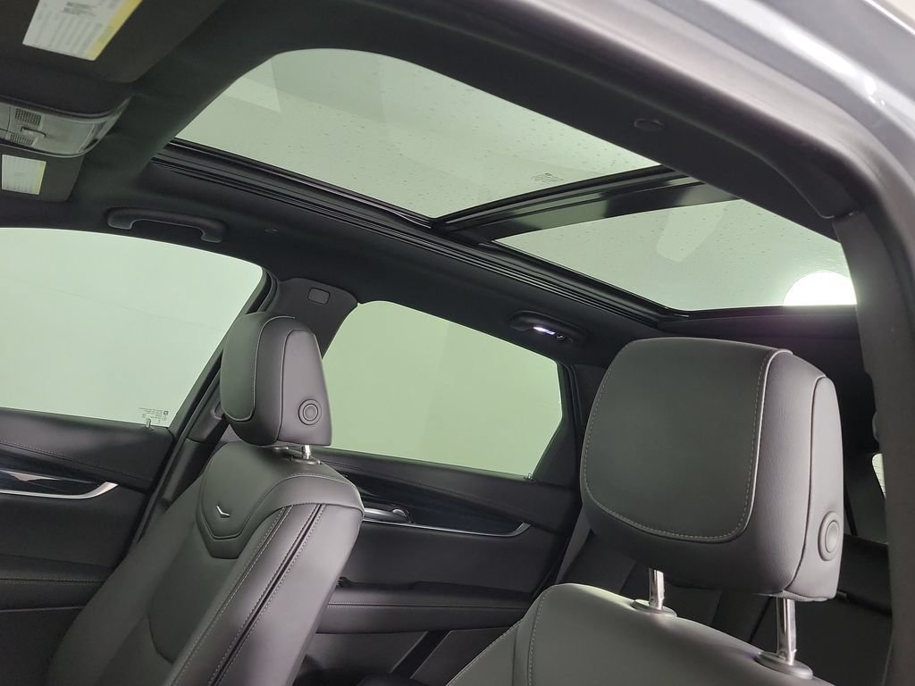 Used 2024 Cadillac XT5 Premium Luxury FWD image 17