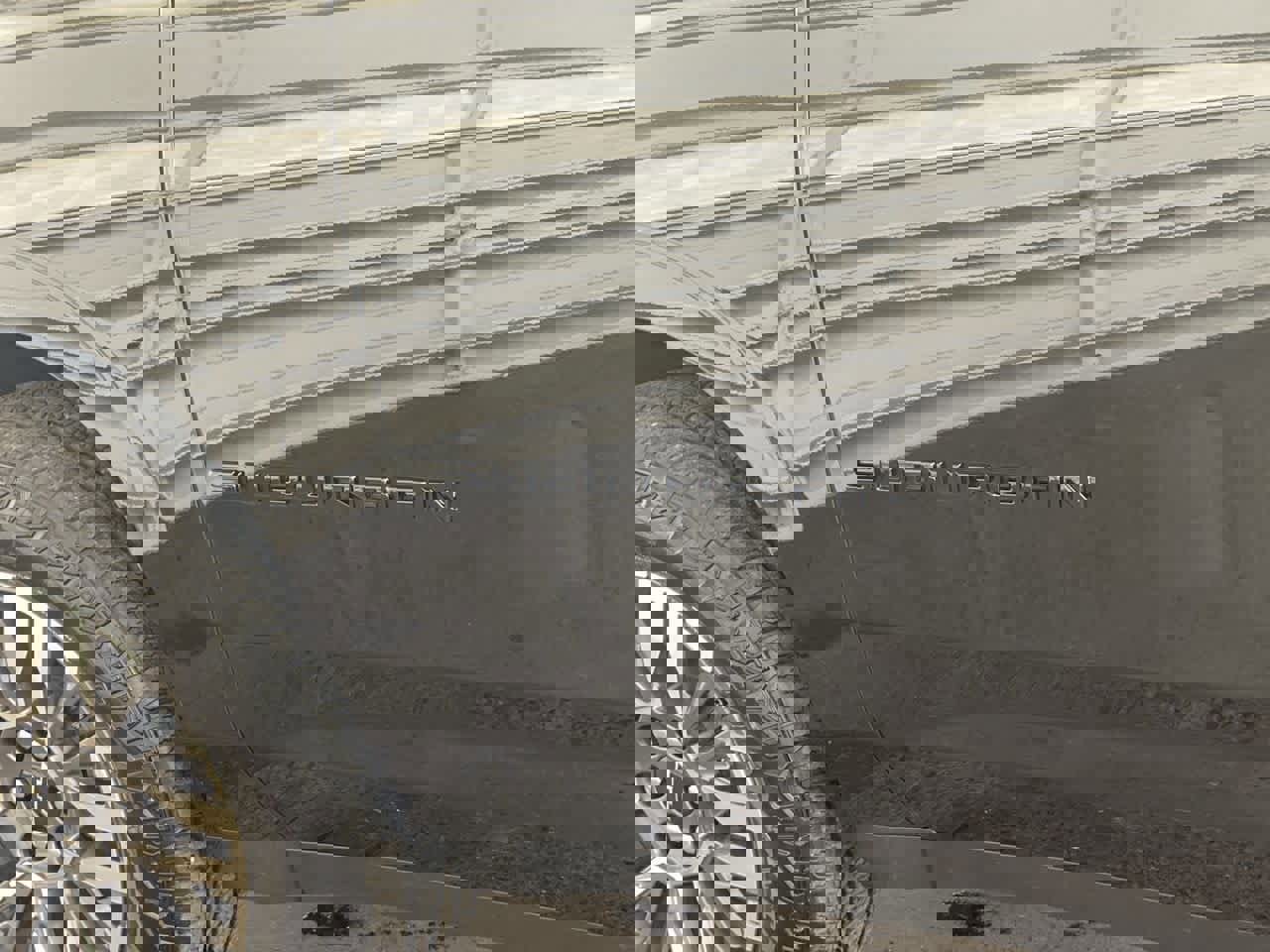 Used 2025 Chevrolet Suburban Z71 image 10