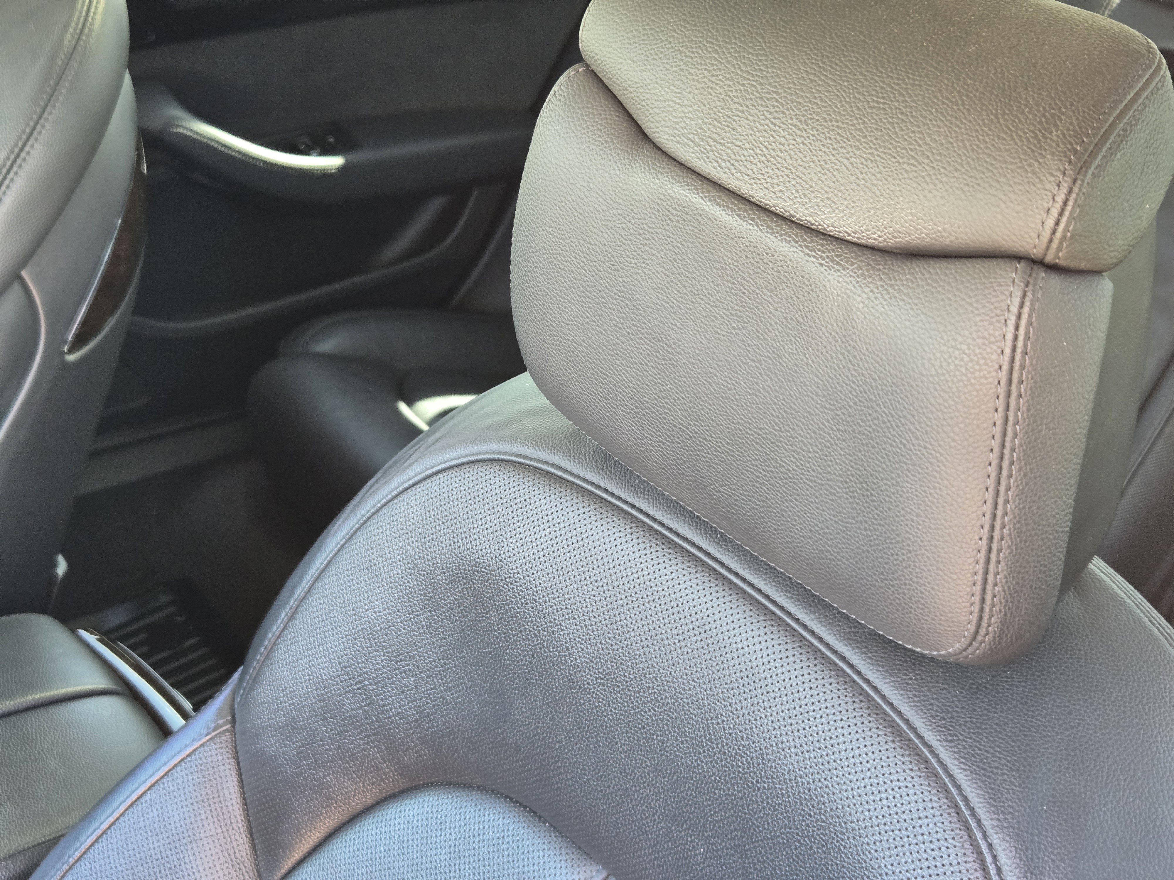 Used 2015 Audi A8 L 4.0T w/ Premium Package image 34