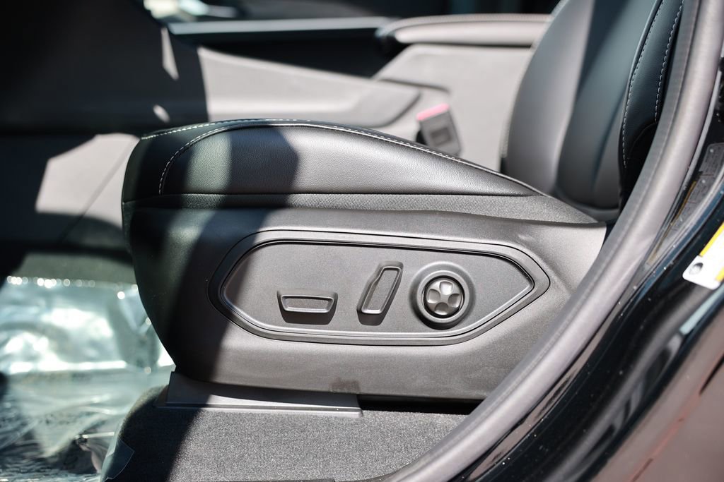 New 2025 Jeep Grand Cherokee Limited image 16