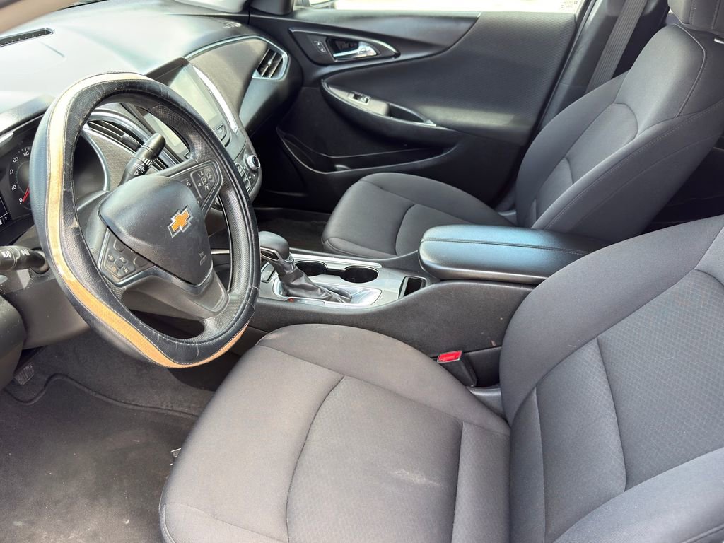Used 2021 Chevrolet Malibu LT FWD image 11