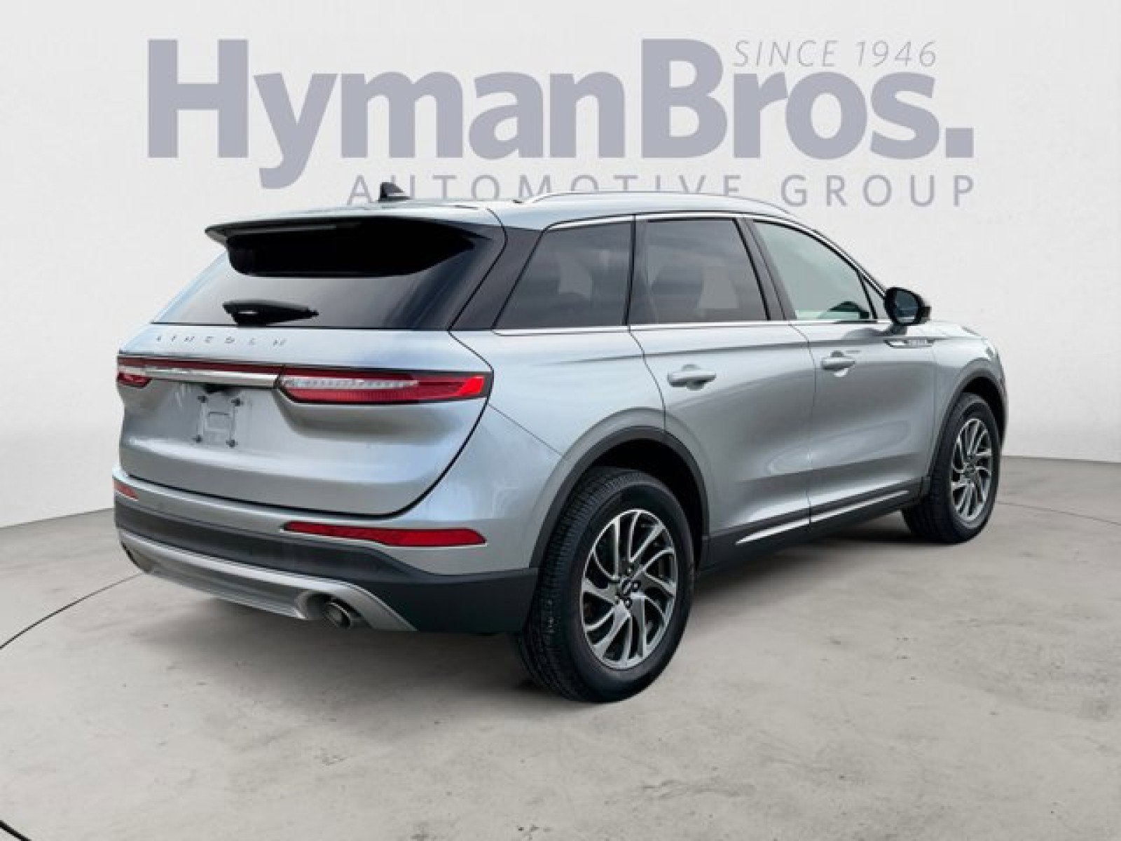 Used 2022 Lincoln Corsair AWD w/ Equipment Group 101A image 3