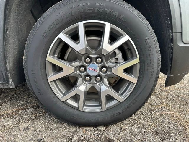 Used 2023 GMC Acadia SLE w/ Driver Convenience Package image 6