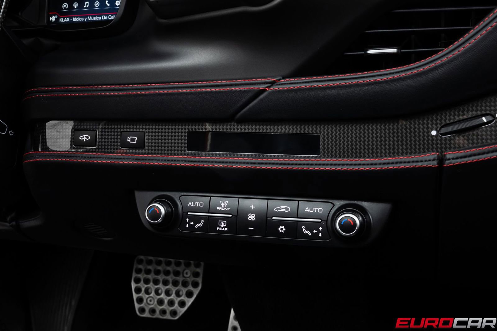 Used 2022 Ferrari F8 Tributo image 32