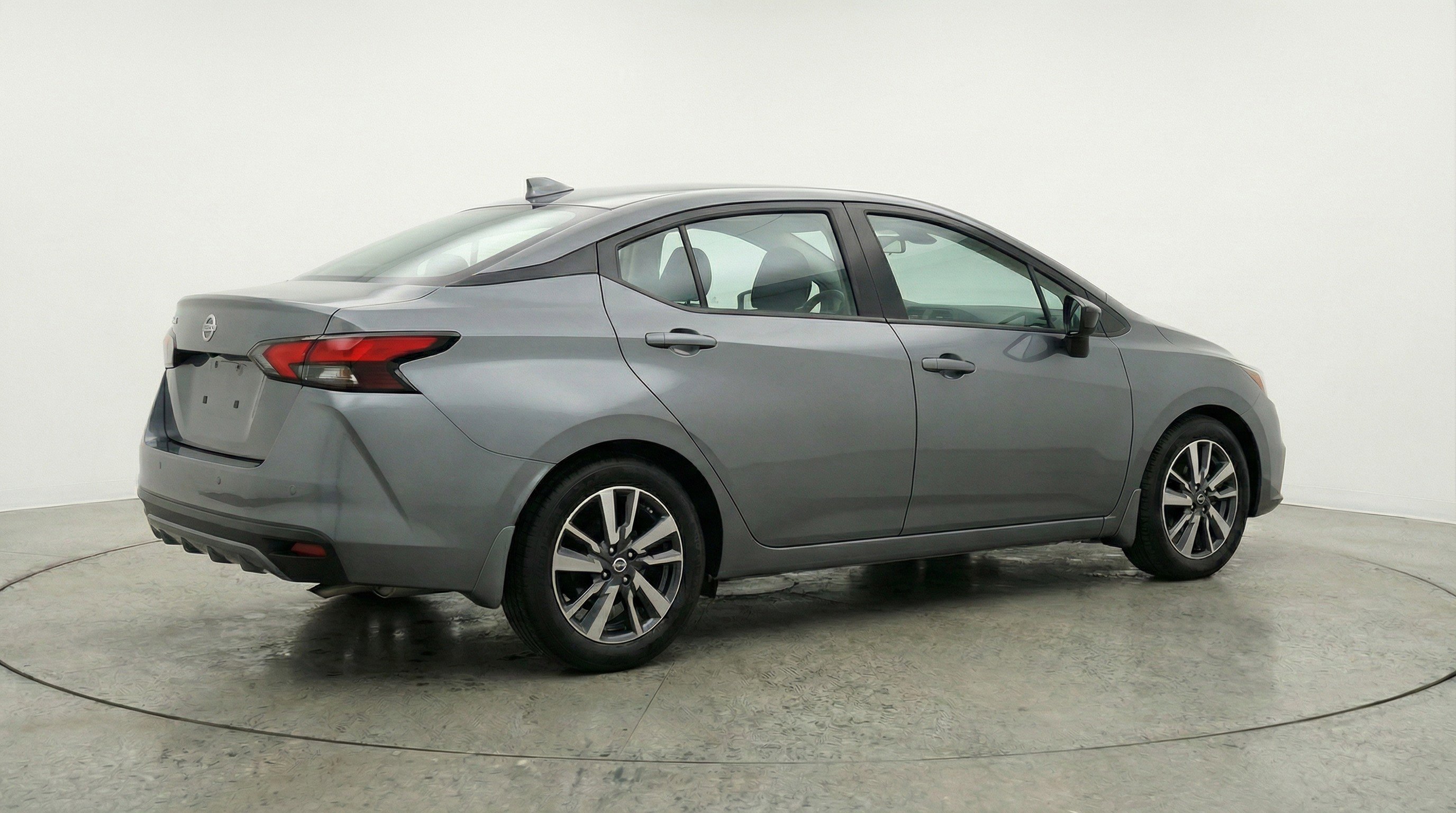 Used 2025 Nissan Versa SV FWD image 9