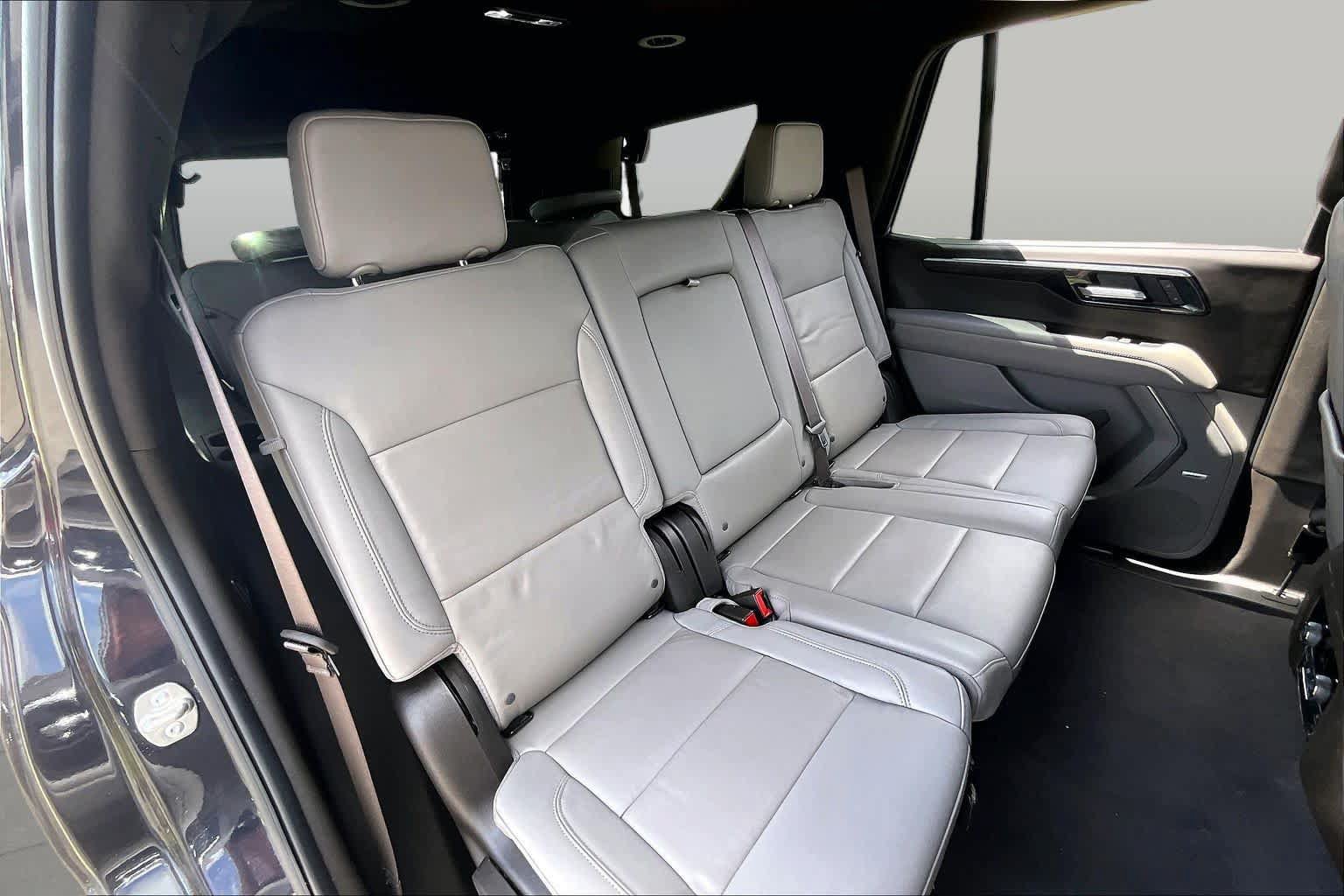Used 2025 Chevrolet Tahoe LT w/ Comfort Package RWD image 17