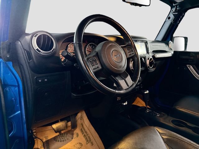 Used 2015 Jeep Wrangler Unlimited Rubicon w/ Connectivity Group image 9