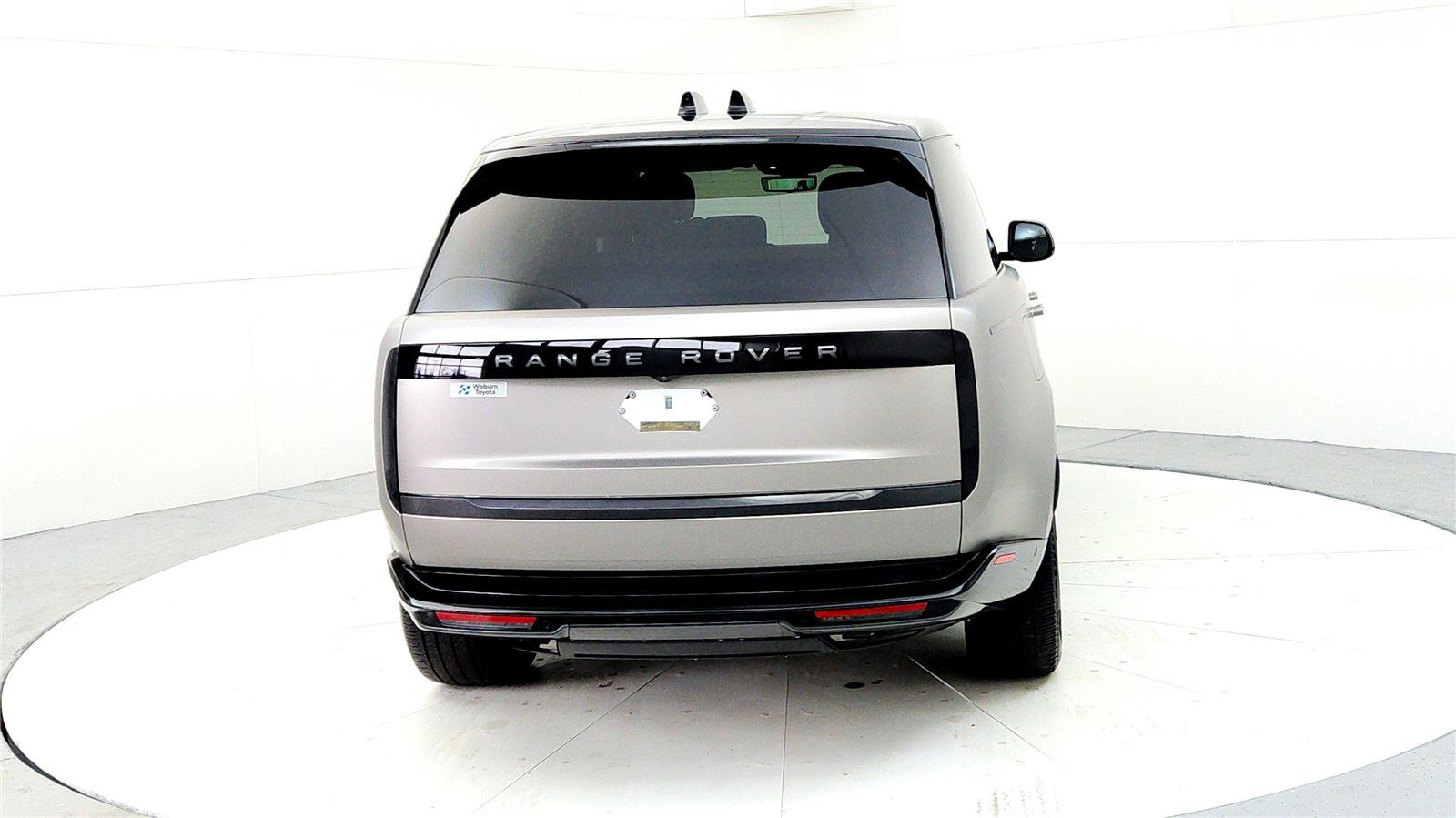Used 2023 Land Rover Range Rover SE image 5