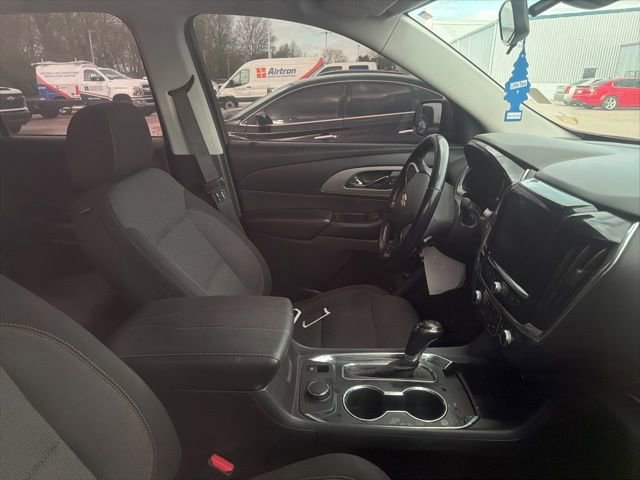 Used 2020 Chevrolet Traverse LT image 6