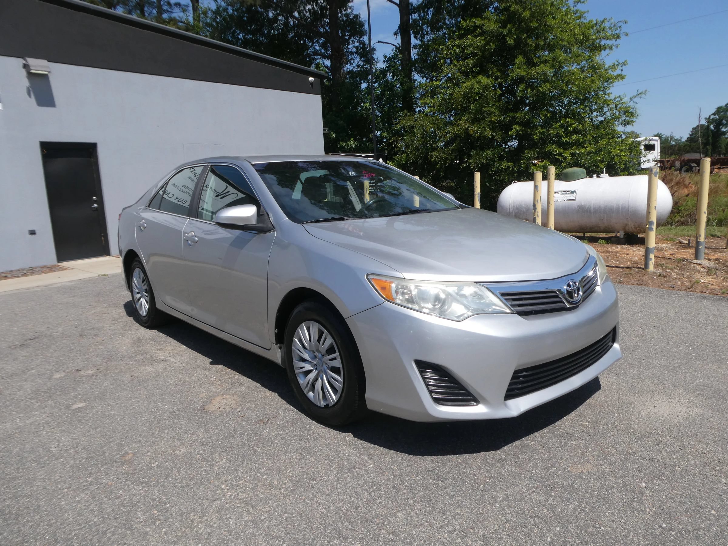 Used 2014 Toyota Camry FWD image 3