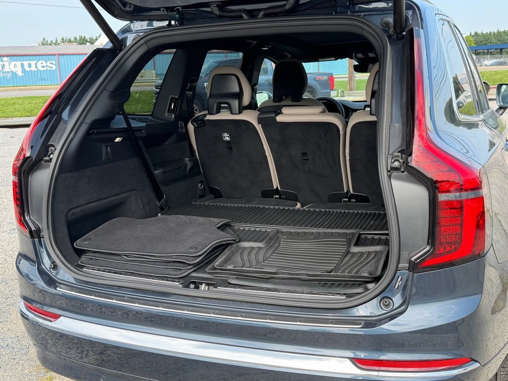 New 2026 Volvo XC90 B6 Plus w/ Protection Package Premier AWD/4WD image 12