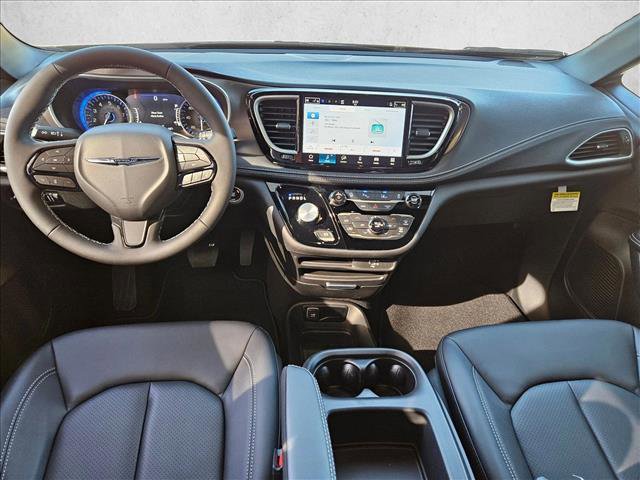 New 2026 Chrysler Pacifica Select image 10