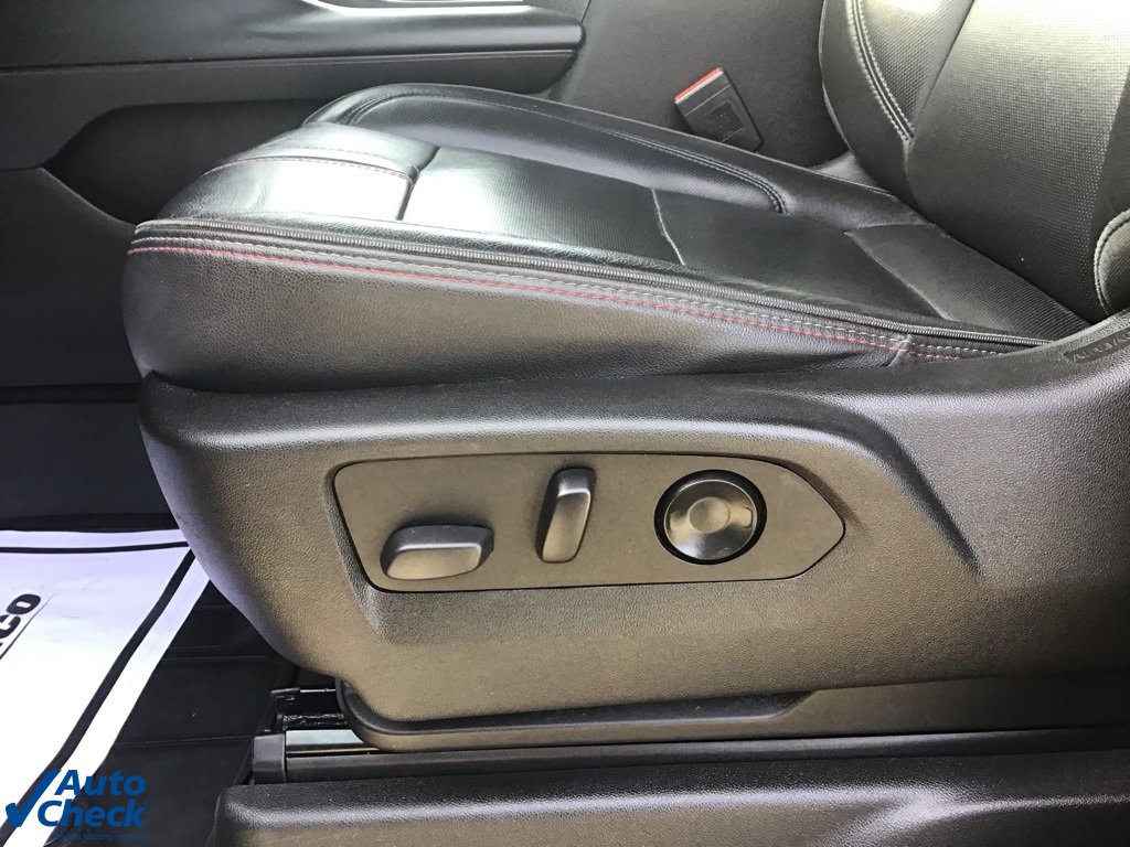 Used 2021 Chevrolet Suburban RST w/ Luxury Package image 34