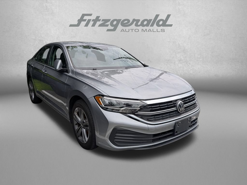 Used 2024 Volkswagen Jetta SE