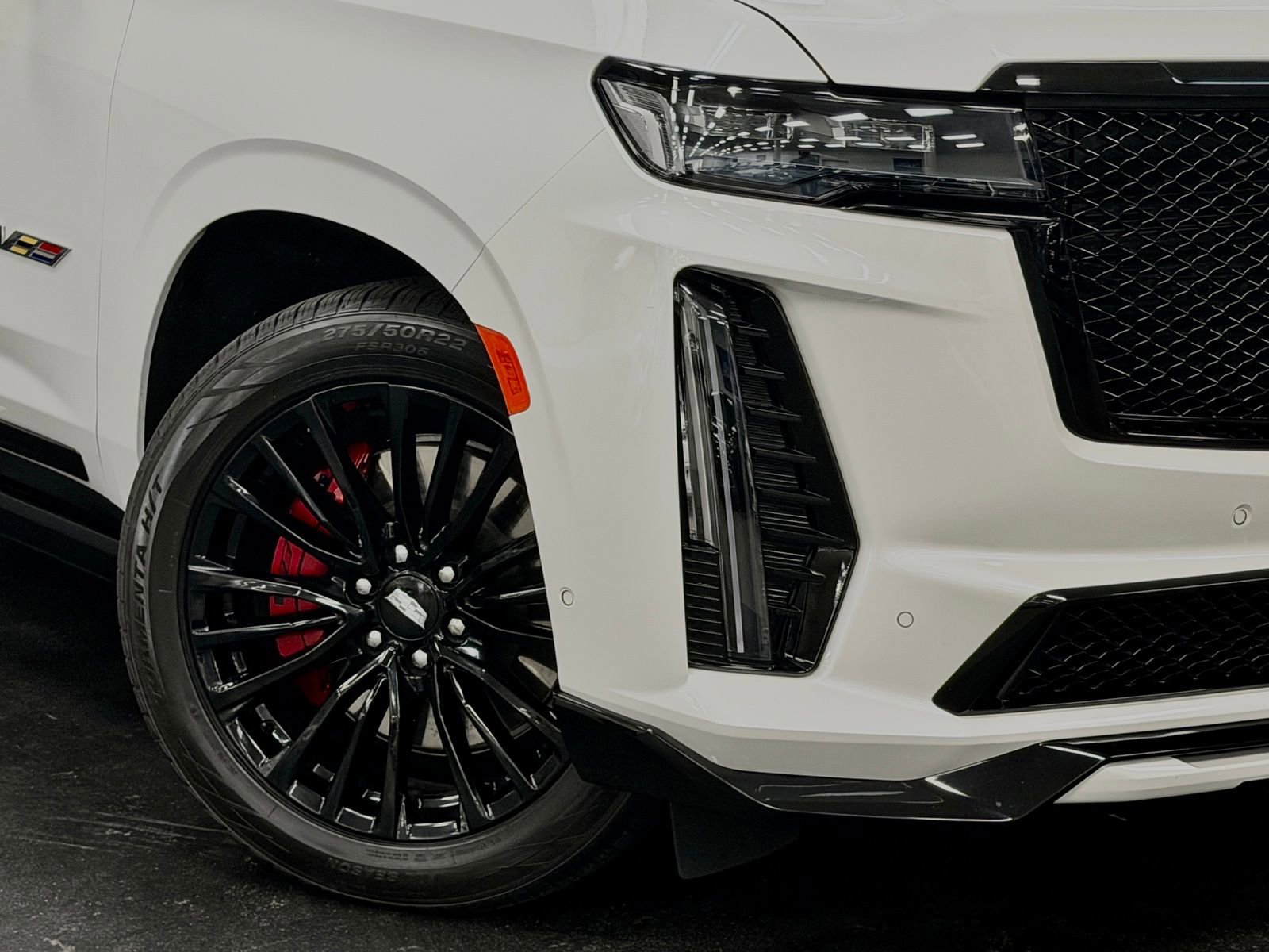 Used 2023 Cadillac Escalade ESV V image 4