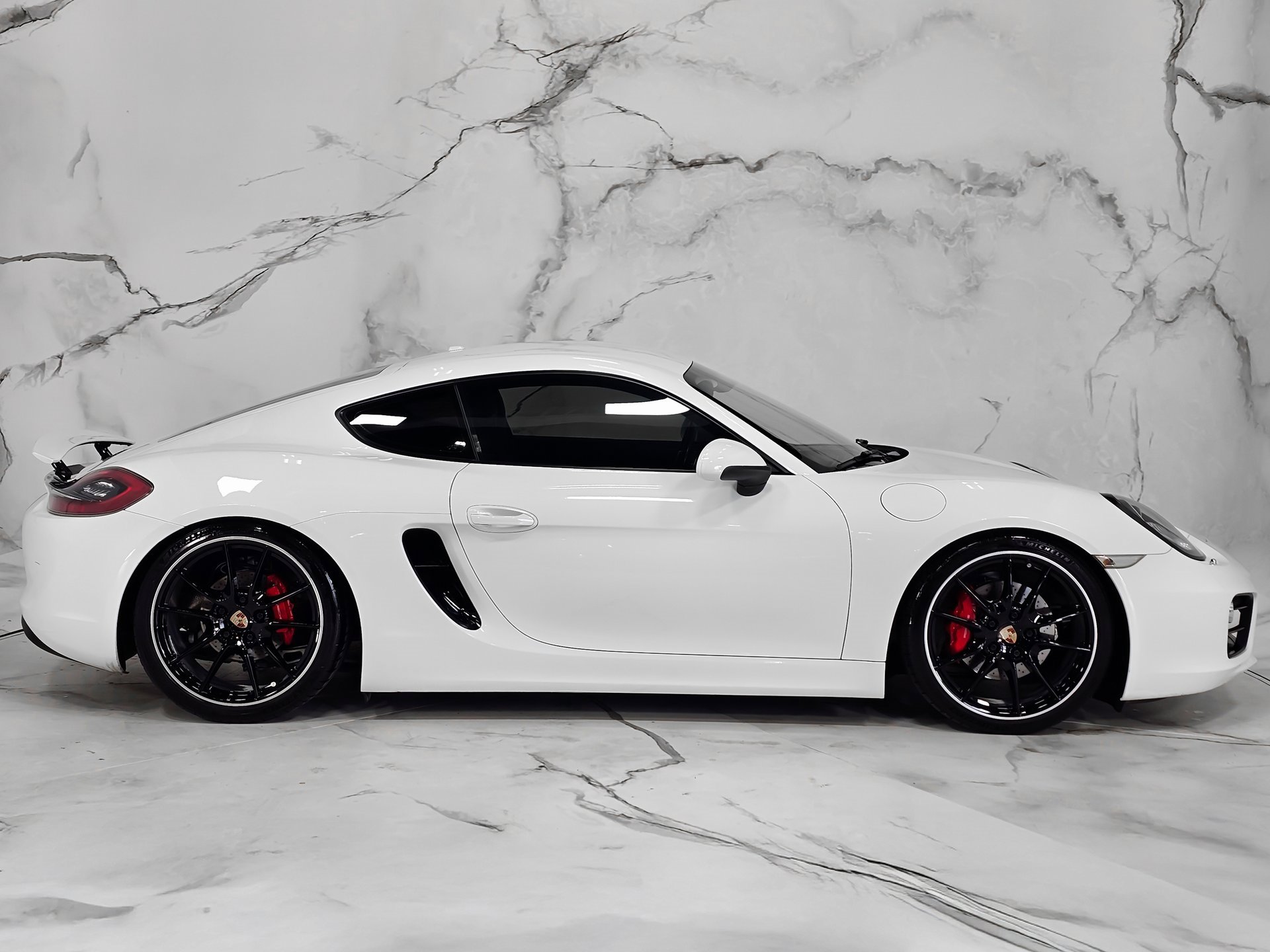 Used 2014 Porsche Cayman S image 2