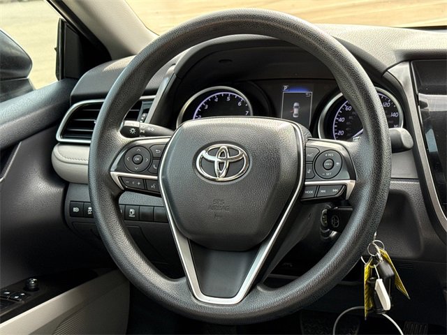 Used 2022 Toyota Camry LE image 15