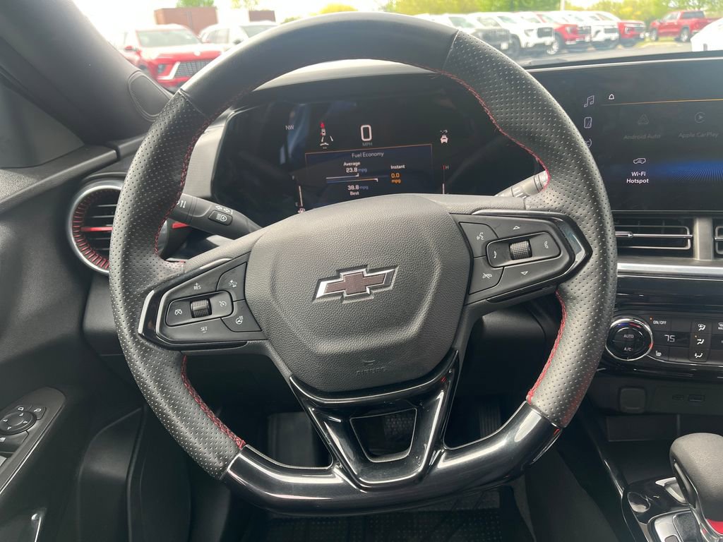 Certified 2025 Chevrolet Trax RS w/ Driver Confidence Package FWD image 17