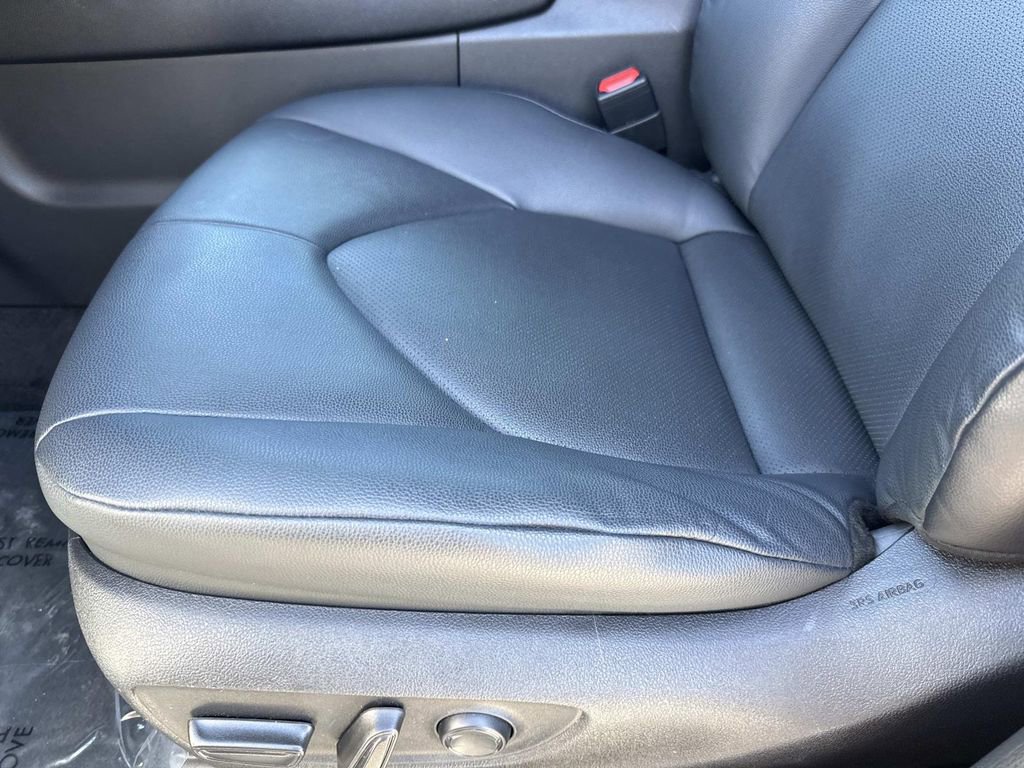 Used 2024 Toyota Grand Highlander XLE image 28