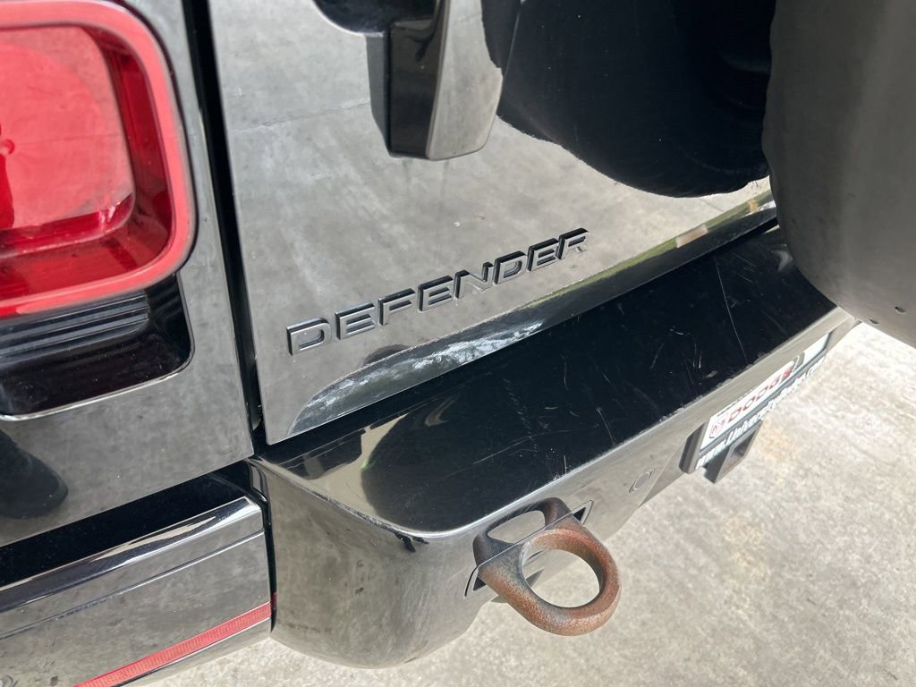 Used 2024 Land Rover Defender 130 X-Dynamic SE image 19