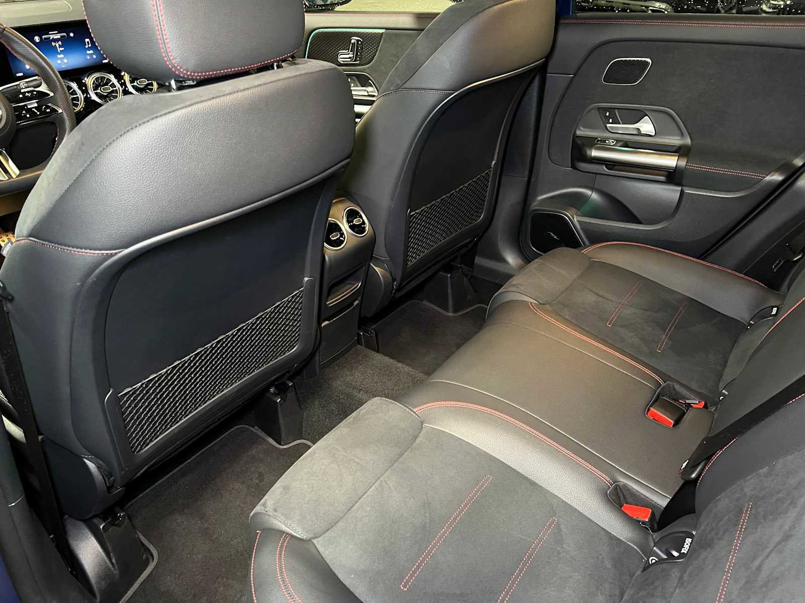 Used 2025 Mercedes-Benz GLA 250 4MATIC image 21