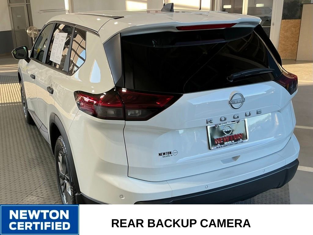 Used 2025 Nissan Rogue S FWD image 18
