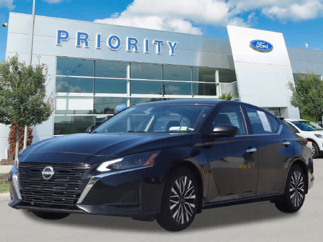 Used 2024 Nissan Altima 2.5 SV