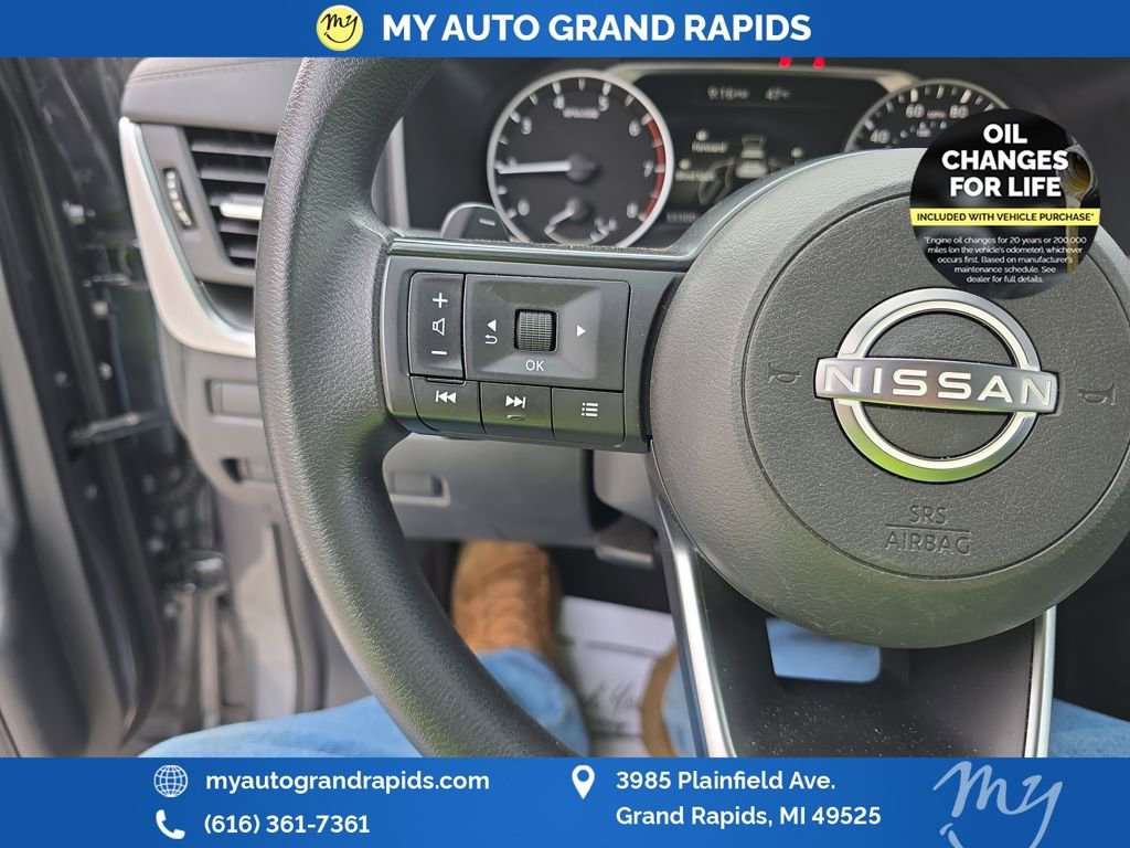 Used 2024 Nissan Rogue SV image 15