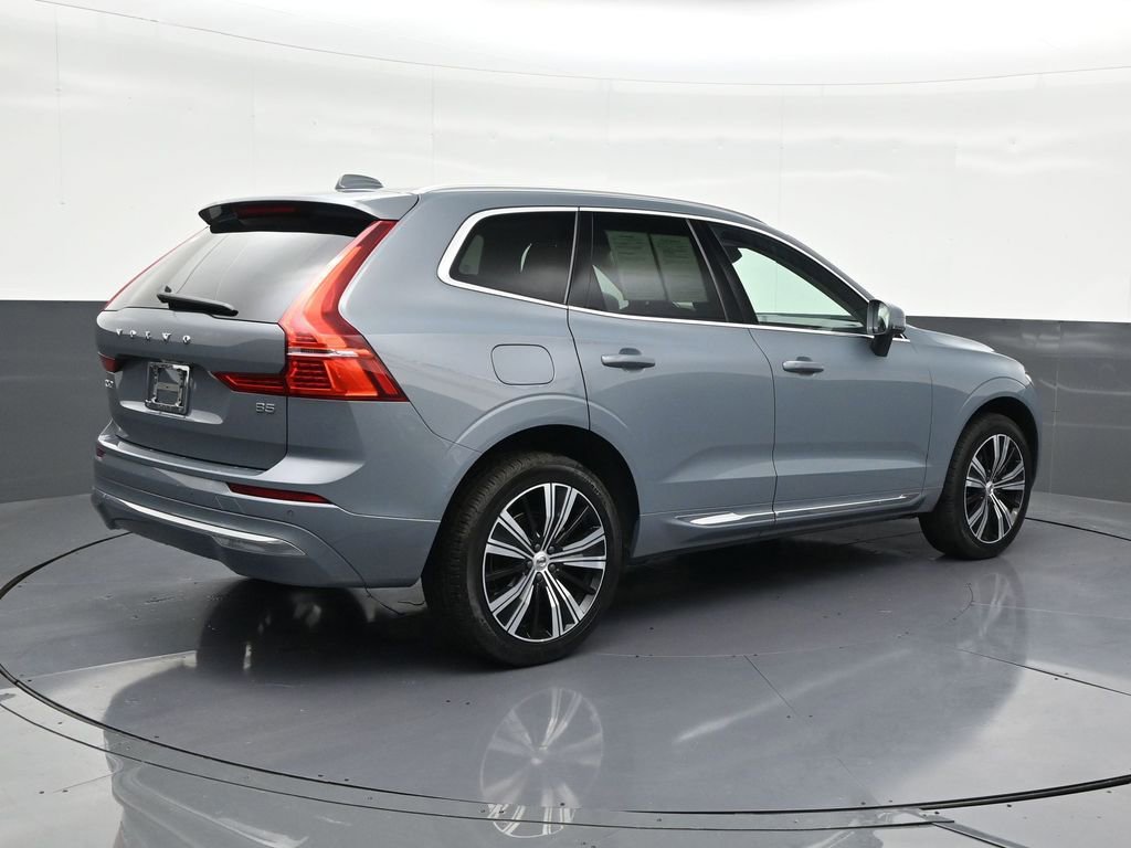 Used 2022 Volvo XC60 B5 Inscription image 6