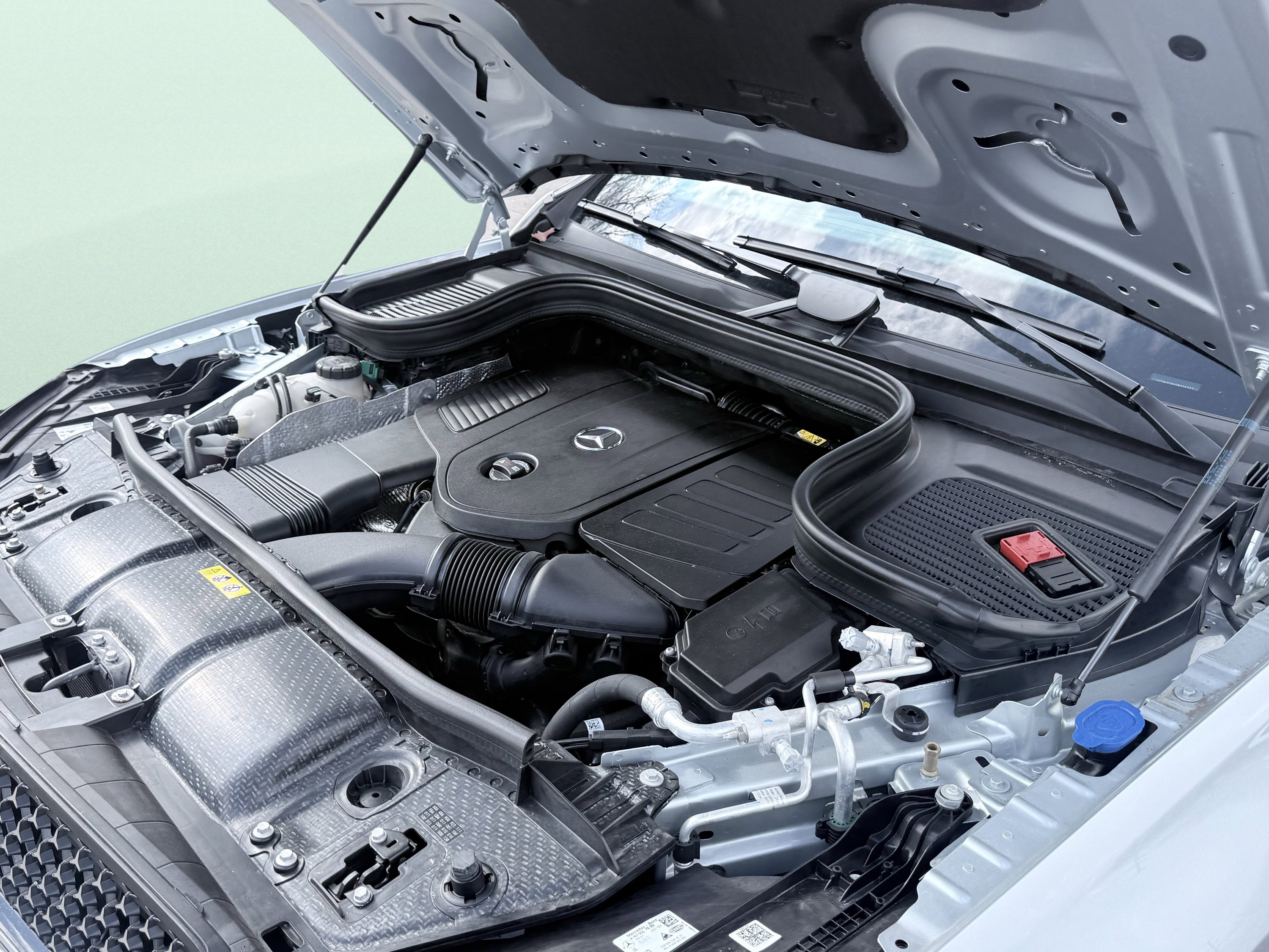 Used 2025 Mercedes-Benz GLE 450e 4MATIC w/ AMG Line Exterior image 72