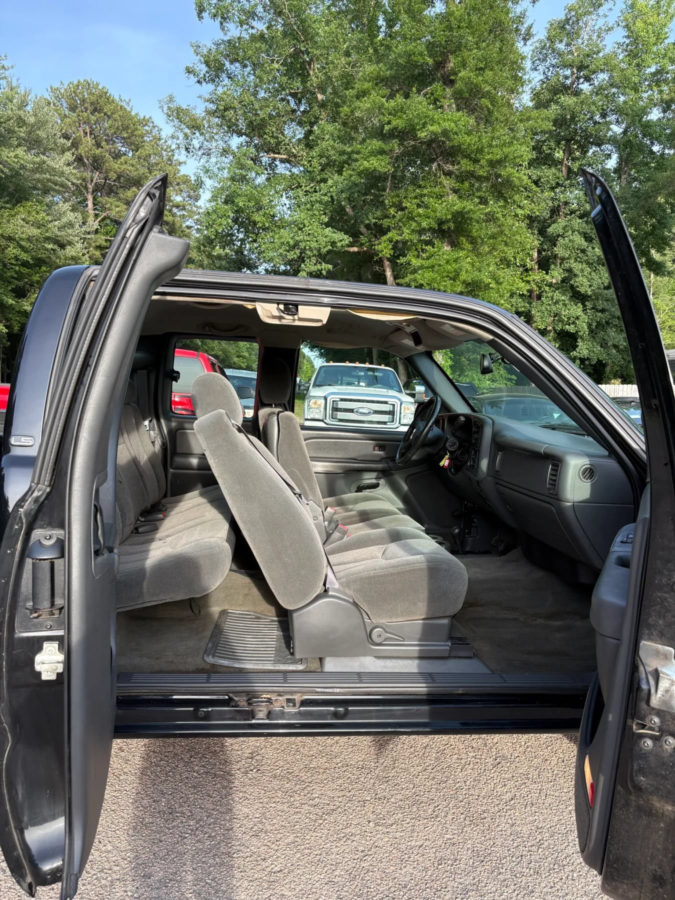 Used 2004 Chevrolet Silverado 1500 LS w/ Light Duty Power Package AWD/4WD image 22