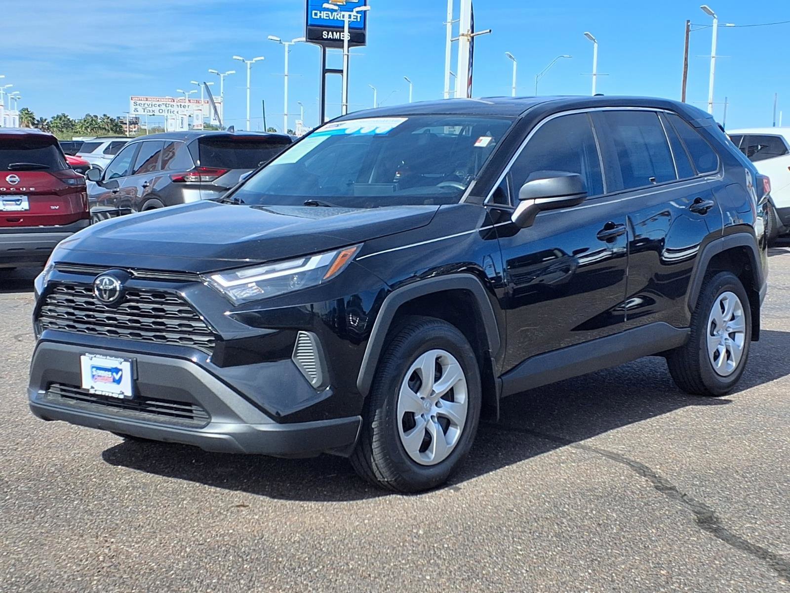 Used 2023 Toyota RAV4 LE image 3