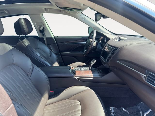 Used 2021 Maserati Levante GranLusso image 14