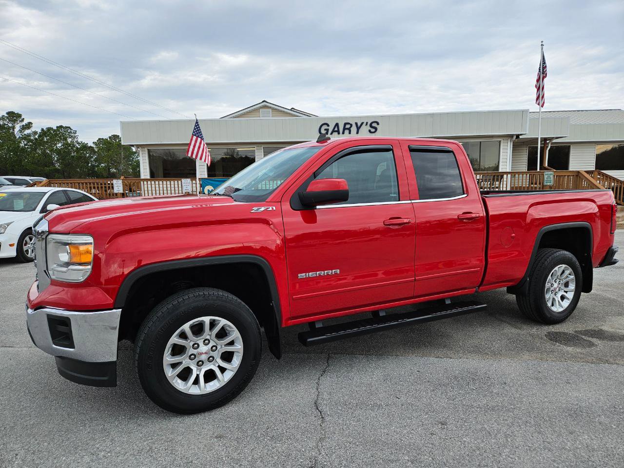 Used 2014 GMC Sierra 1500 SLE w/ Suspension Package, Off-Road image 2