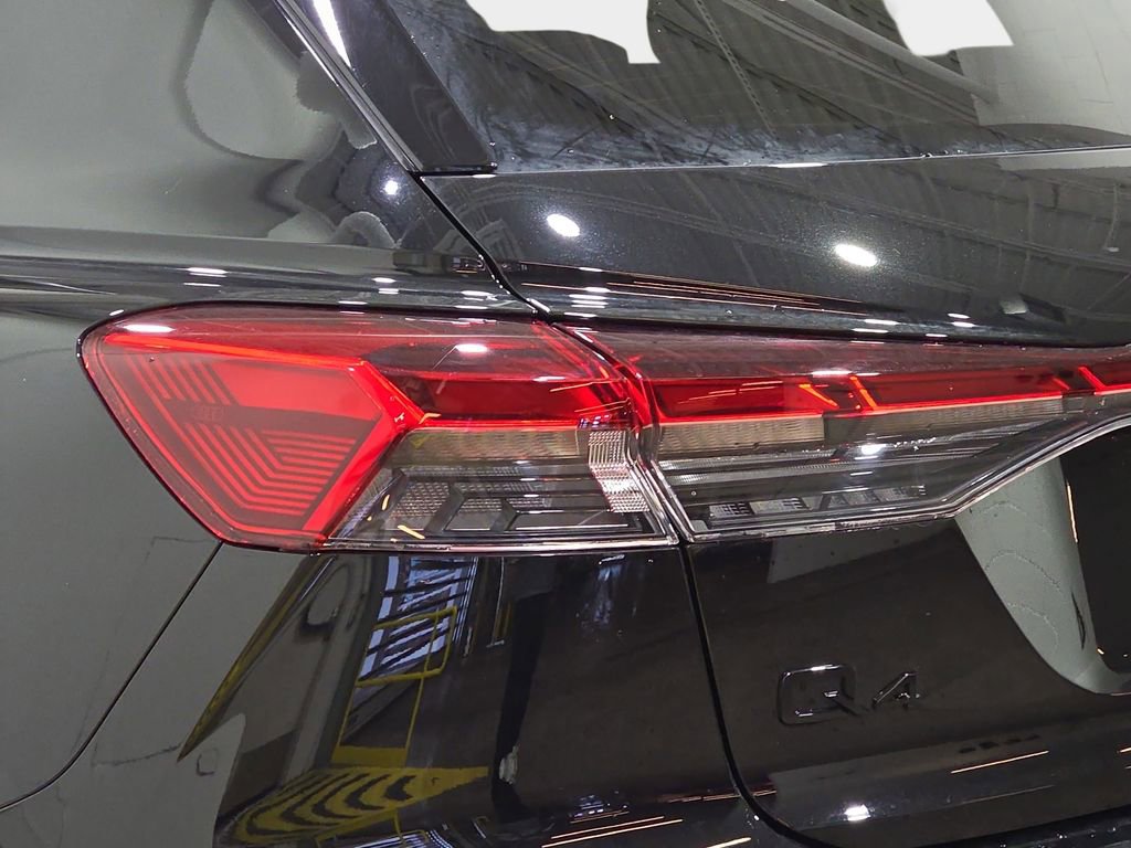 Used 2024 Audi Q4 e-tron Premium Plus w/ Premium Plus image 33